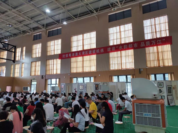 降溫通風(fēng)設(shè)備蒸發(fā)式冷風(fēng)王 移動式環(huán)?？照{(diào)的作用